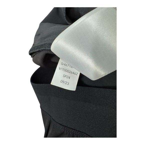 ATHLETA | NWOT $129 Endless High Rise Cargo Pant in Black, Size 6 - Picture 13 of 16